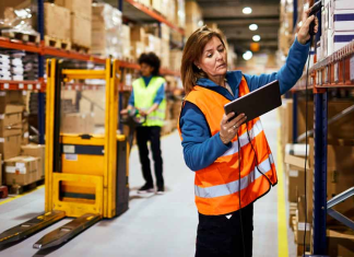 Key Considerations for Large Retail Buyers When Selecting Suppliers Large Retail Buyers