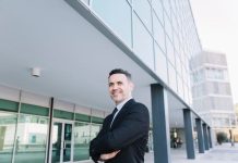 Benefits of Working With a Commercial Real Estate Agent Commercial Real Estate Agent